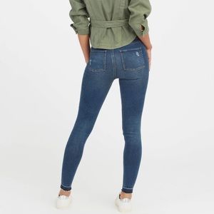 Spanx Distressed Ankle Skinny Jeans in Medium Wash Size M